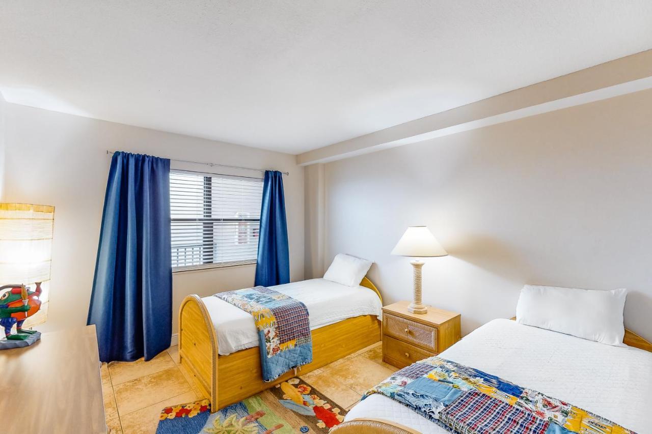 Emerald Surf 502 Apartment